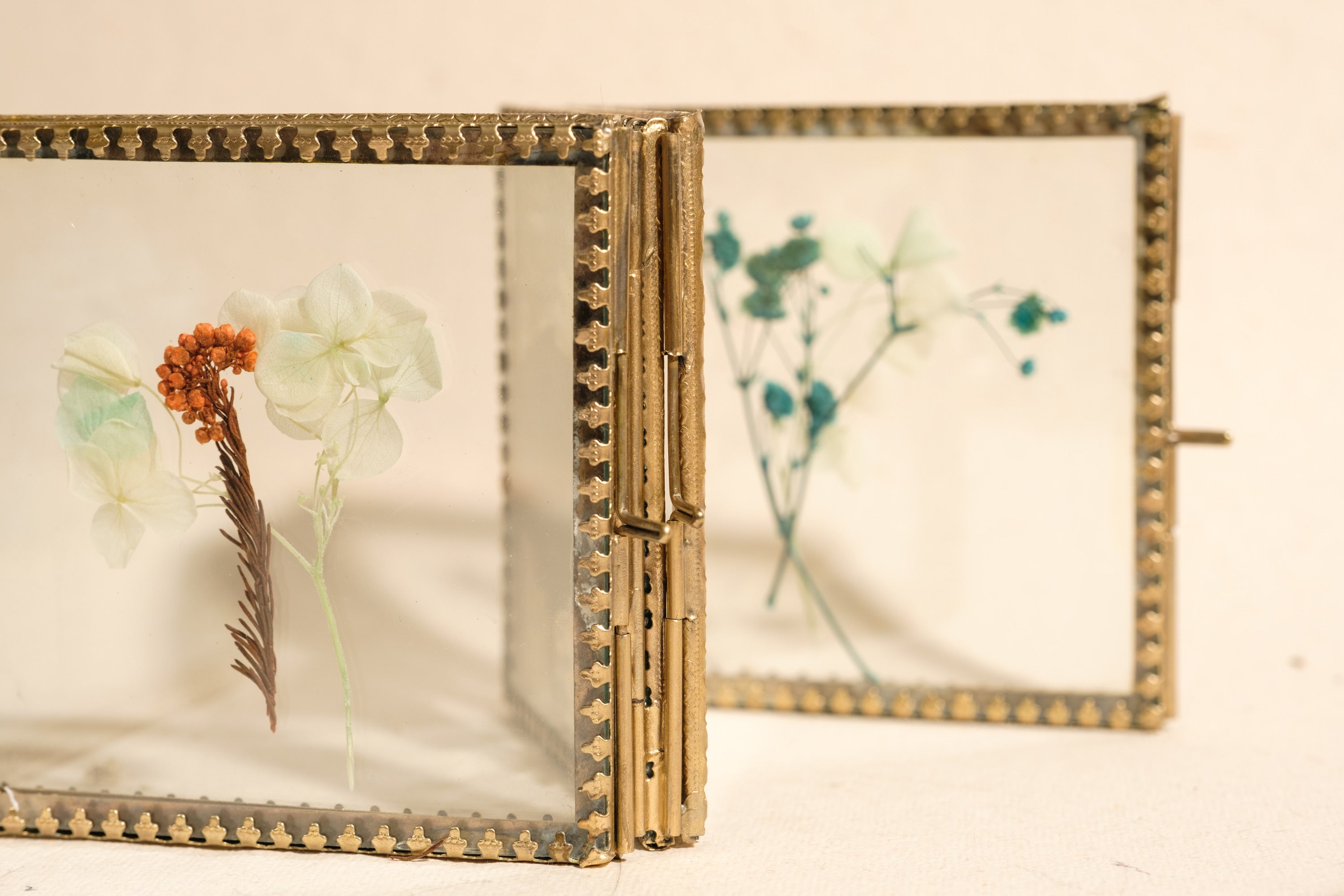 Timeless 8 Sided Colapsable Frame